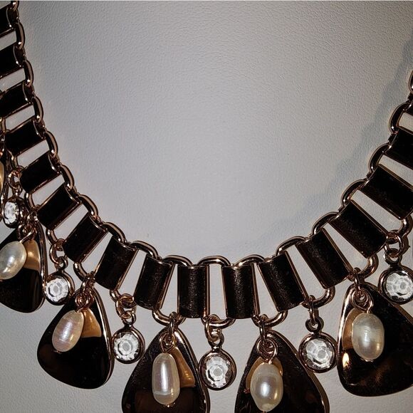 WHITE HOUSE BLACK MARKET ROSE GOLD TONE LEATHER CORD PEARLS 16"-20" NECKLACE NWT - Picture 4 of 4